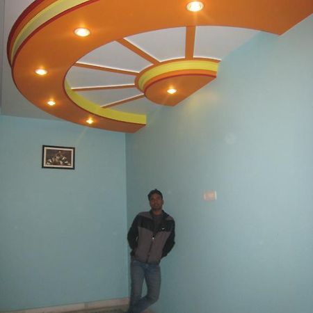 Krishna Paying Guest House Váránaszi Kültér fotó