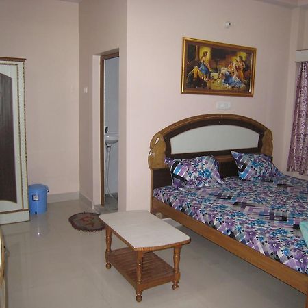 Krishna Paying Guest House Váránaszi Szoba fotó